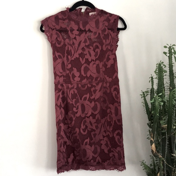 Lace overlay cocktail dress - Picture 3 of 7